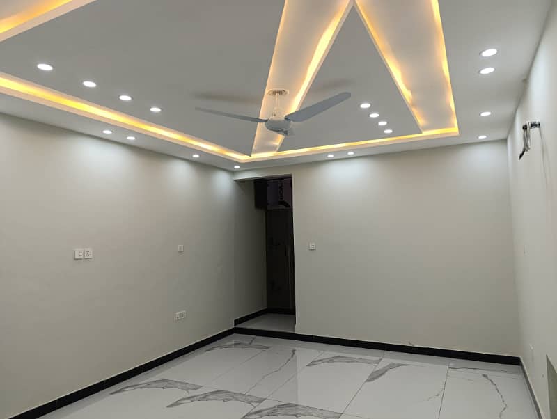 NEW UPPER PORTION IS AVAILABLE FOR RENT IN I-8 ISLAMABAD. 2