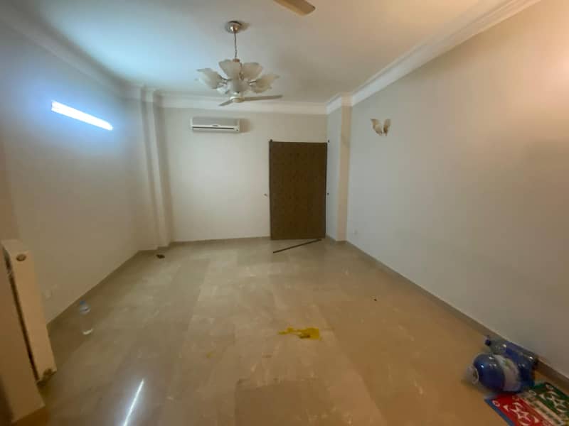 F11 Frequently Living 3 Bedrooms Apartment Of Rent 10