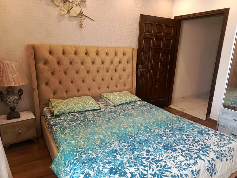 ONE BEDROOM FURNISHED APARTMENT FOR RENT IN TALHA BLOCK BAHRIA TOWN LAHORE 1