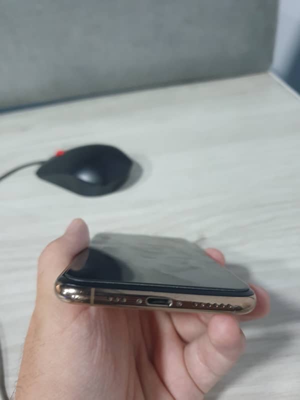 iPhone XS Gold 64GB LLA Non PTA 8