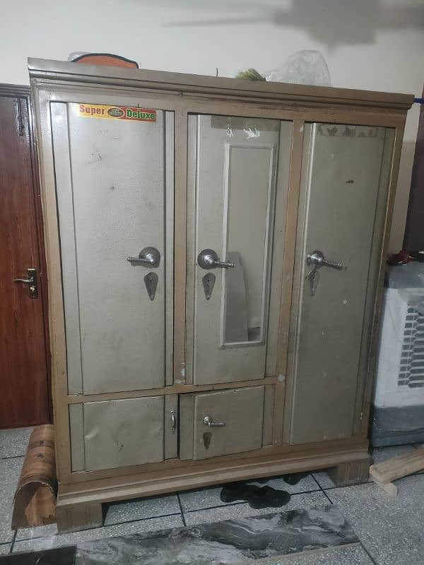 Iron wardrobe, Lohe ki Almaari 4