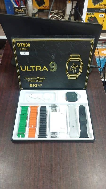 DT900 ULTRA Smart watch With 7 Straps 2