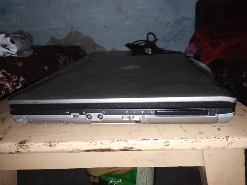 Dell laptop argant sale 10k battery kam nhe krta 1