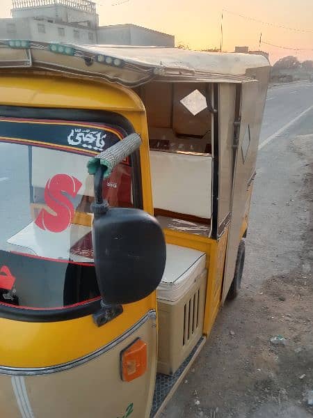 Riksha auto CNG 0