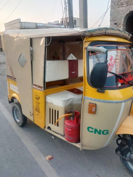 Riksha auto CNG 7