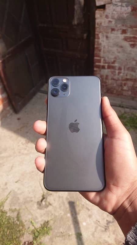 iPhone 11 Pro Max 0