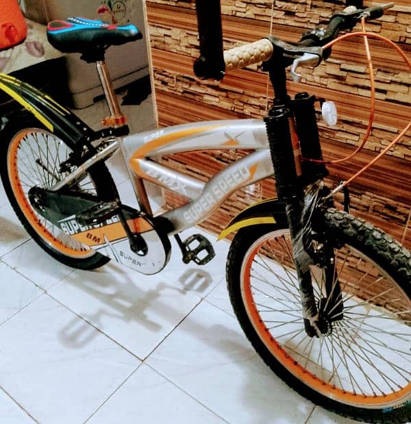 bicycle impoted 20 inch brand new 5 month used call no 03141212088 2