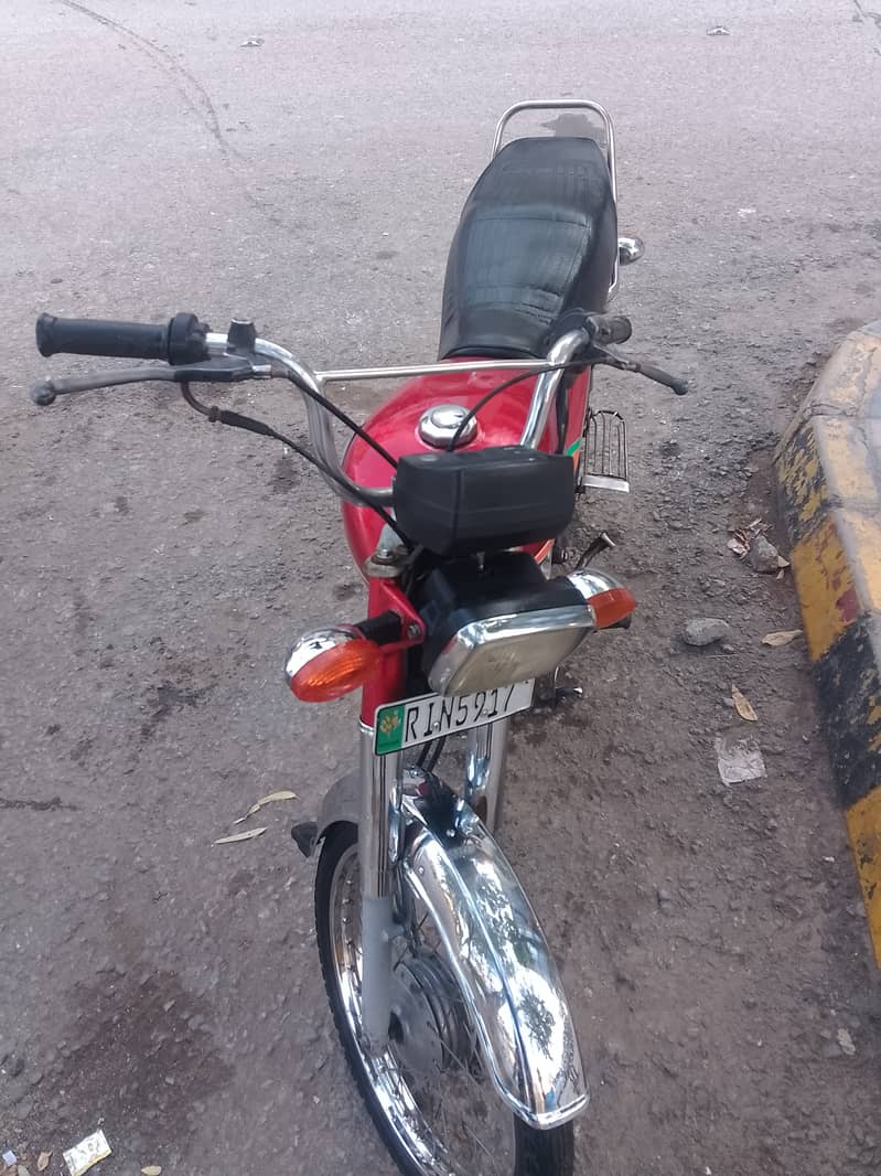 Honda CD 70 12 Modal 6