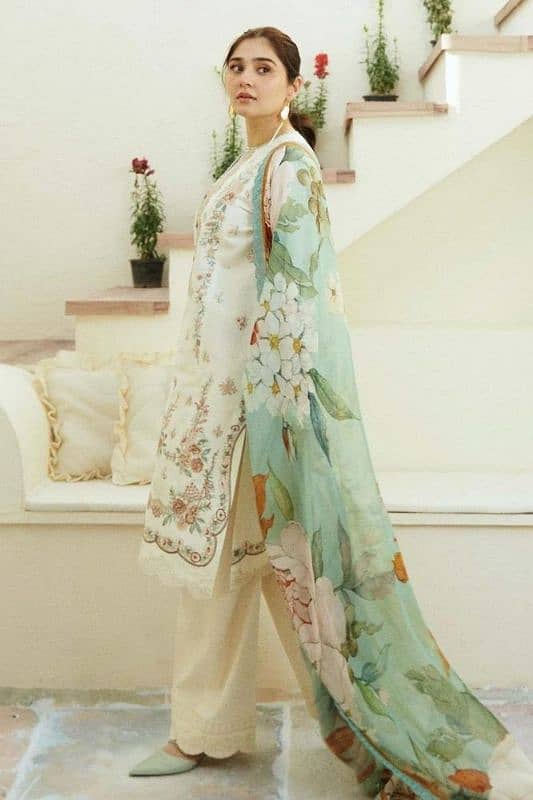 3 pcs women Unstitched Lawn Enbroidered Suit 4