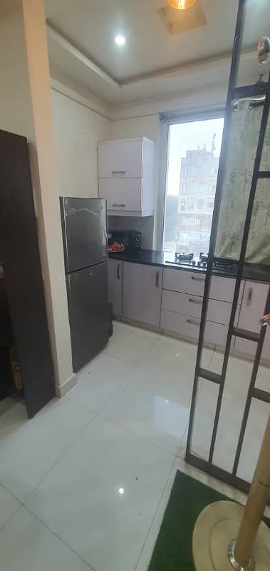 Luxury 1 Bed Fully Furnished Flat Available For Rent in AA Block Bahria Town Lahore 8