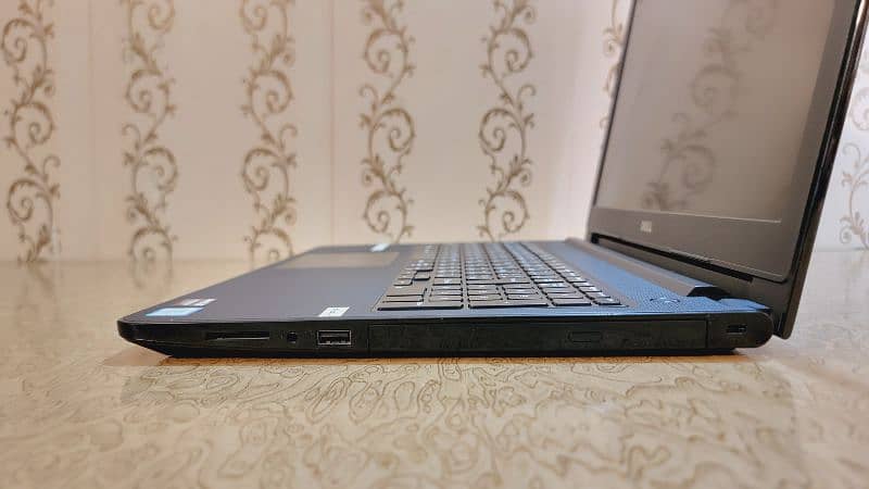 DELL Vostro | Core i7, 7th Gen | 2gb AMD Graphics Card 6