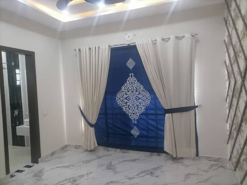 10 Marla Upper Portion Is Available For rent In Bahria Town Lahore 5