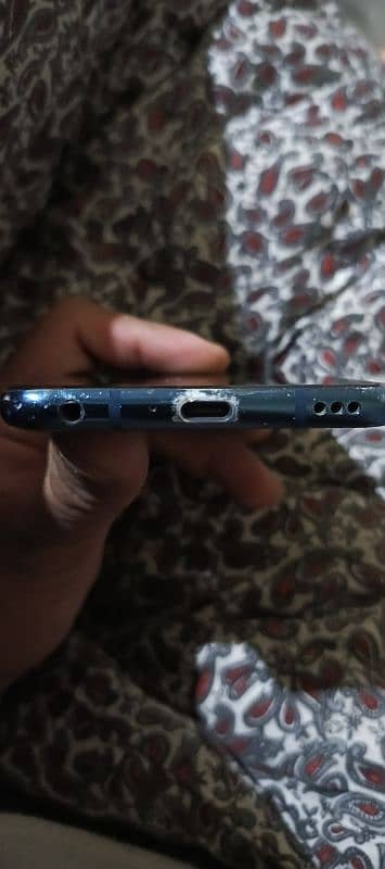 LG v 40 6 64 non pta 3