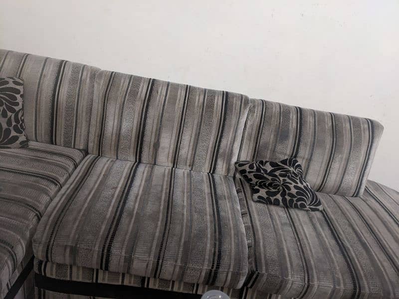 L shape sofa 0