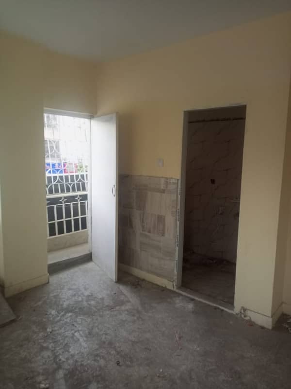 1st floor Flat Rent.  Renovated near Disco Bakery 6