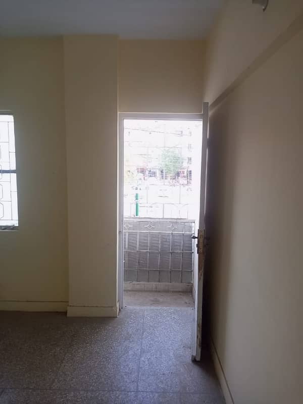 1st floor Flat Rent.  Renovated near Disco Bakery 7