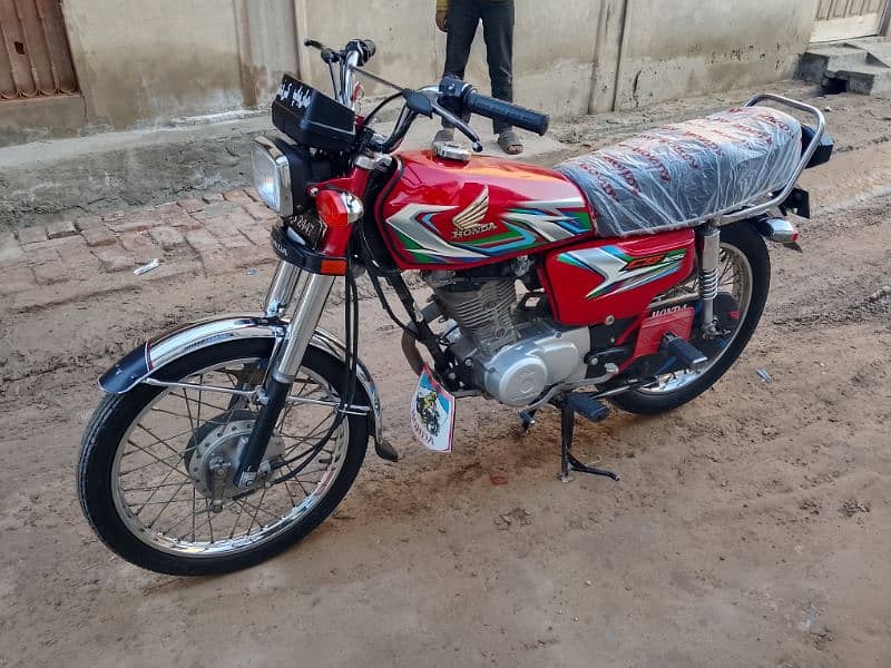 Honda CG 125 bike for sale model 2022/23 03708340134//03057210160 2