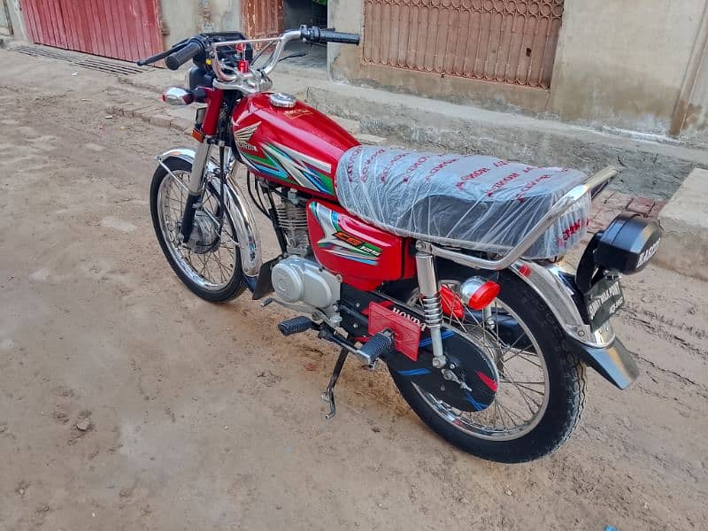 Honda CG 125 bike for sale model 2022/23 03708340134//03057210160 3