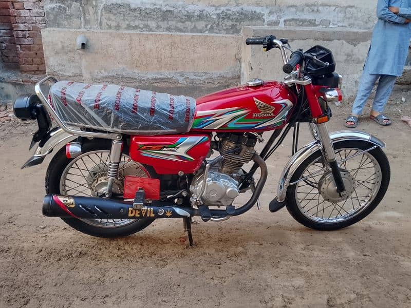 Honda CG 125 bike for sale model 2022/23 03708340134//03057210160 17