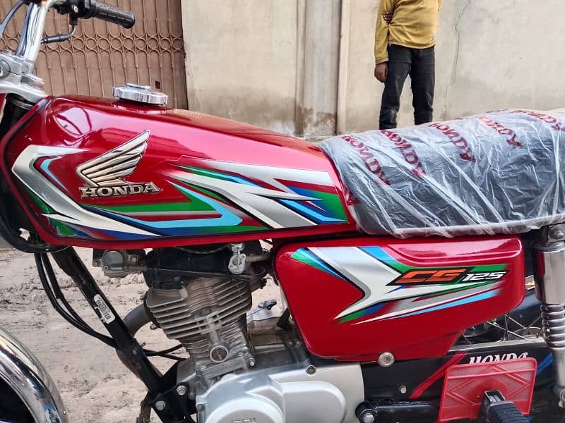 Honda CG 125 bike for sale model 2022/23 03708340134//03057210160 18