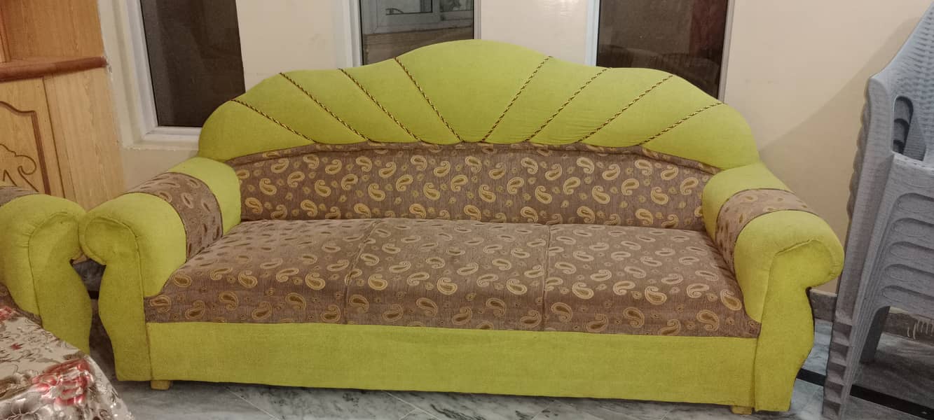 Urgent sale 5 seater sofa set 3