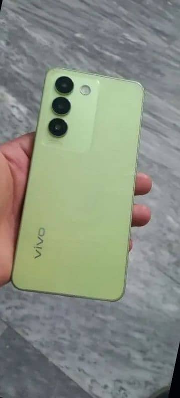 vivo y100 8+8 and 256gb storage 0