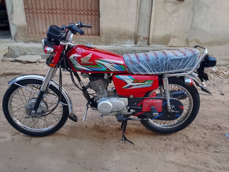 Honda CG 125 bike for sale model 2022/23 03057210160//03708340134 5