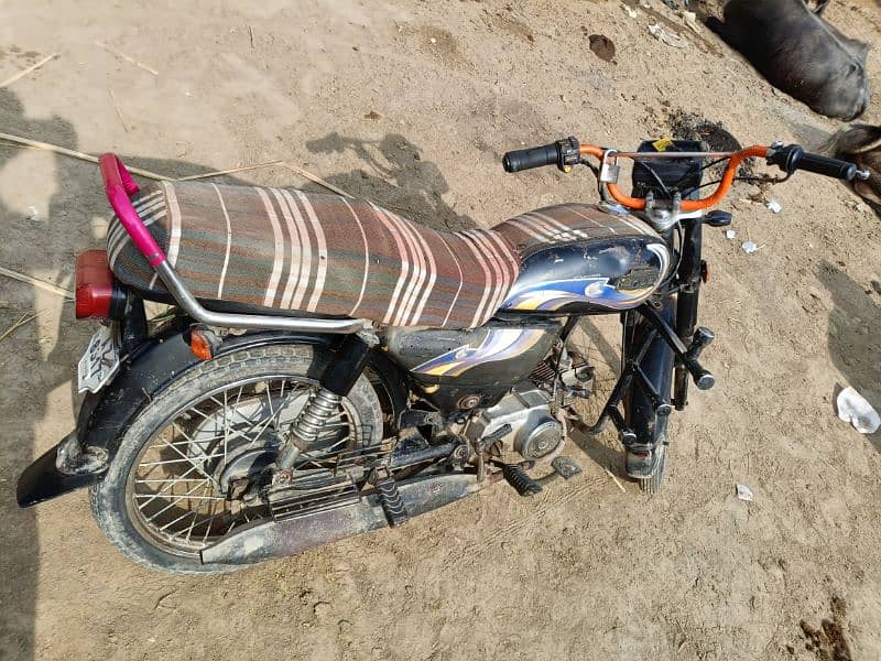 Hi speed motorcycle used like new condition 4