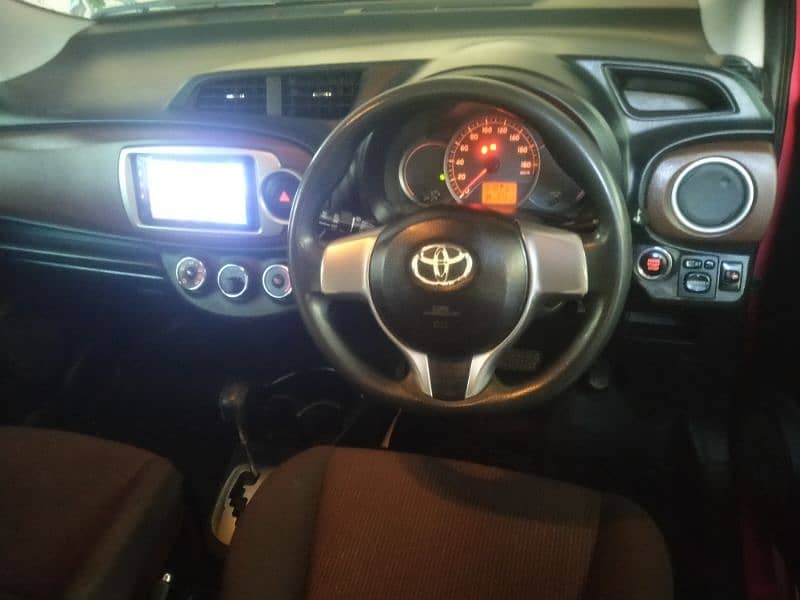 Toyota Vitz Jewela 1.0 2012 0