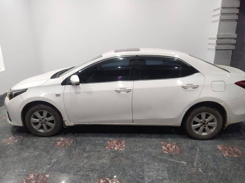 Toyota Altis Grande 2017 1