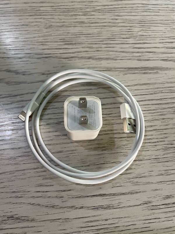 IPhone Adaptor and wire 4