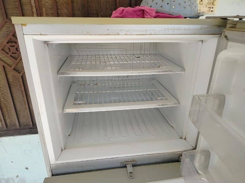 Refrigerator for sale. cell 03006082318 1