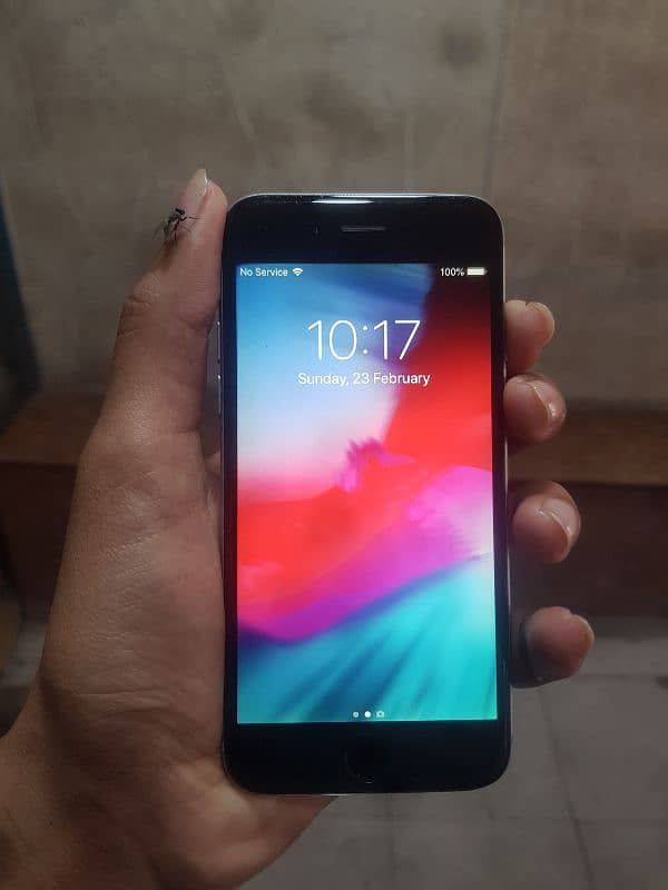 64 GB iPhone 6 original  penal 10 by 10 condition non pta 5