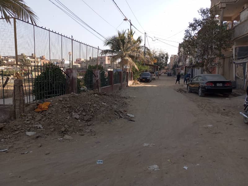 SECTOR-10 GROUND PLUS THREE HOUSE, T-SHAPE, WIDE ROAD, PARK FACING, SCHOOL FACING, NORTH KARACHI, 3