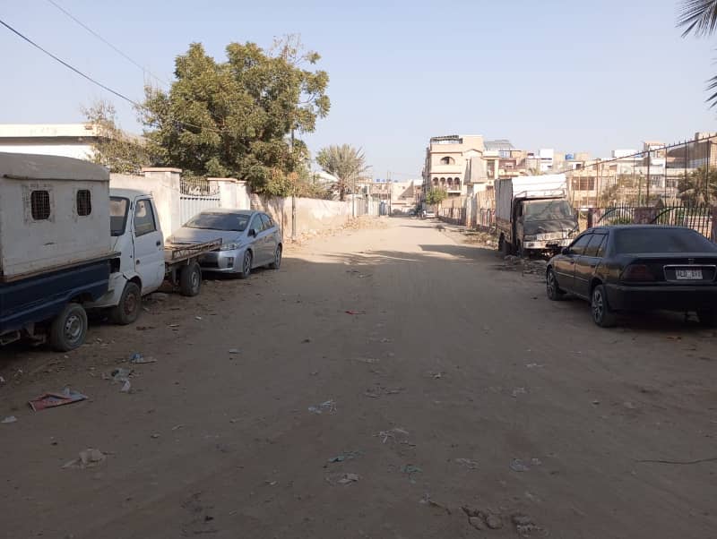 SECTOR-10 GROUND PLUS THREE HOUSE, T-SHAPE, WIDE ROAD, PARK FACING, SCHOOL FACING, NORTH KARACHI, 4