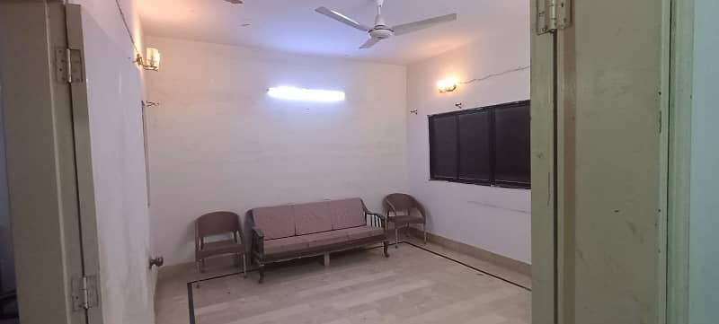 SECTOR-15-A/4 BEAUTIFUL G+2, FULLY RENOVATED,ROAD SE UNCHA HAI, BUFFER ZONE 4