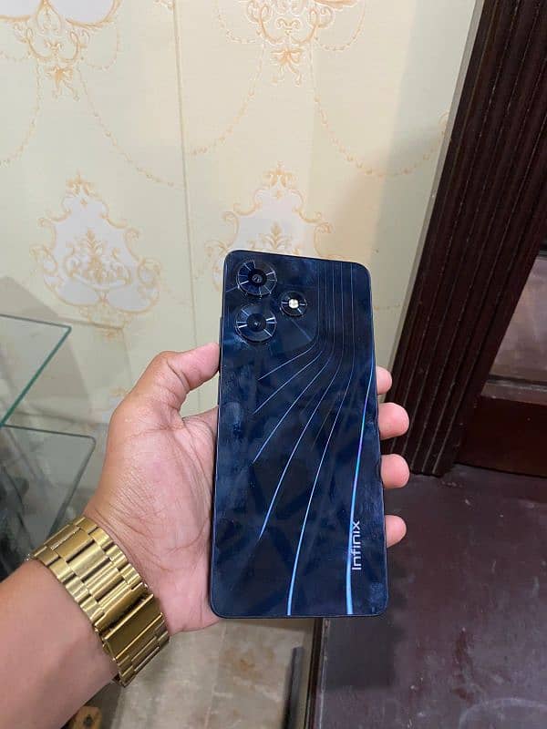 INFINIX HOT 30 MINT CONDITION LUSH 4