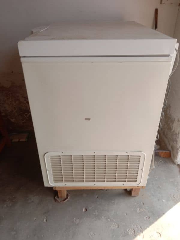 Dawlance Deep Freezer 4