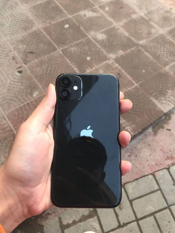 IPhone 11 Lush Condition 3