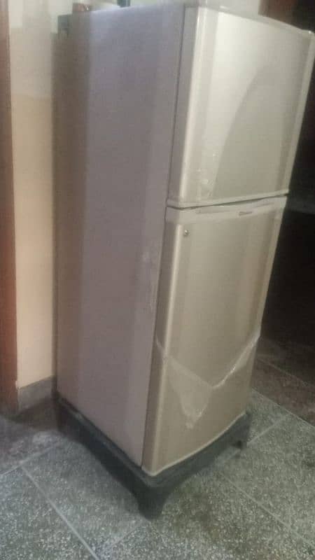 Dawlance Inverter refrigerator for sale 3