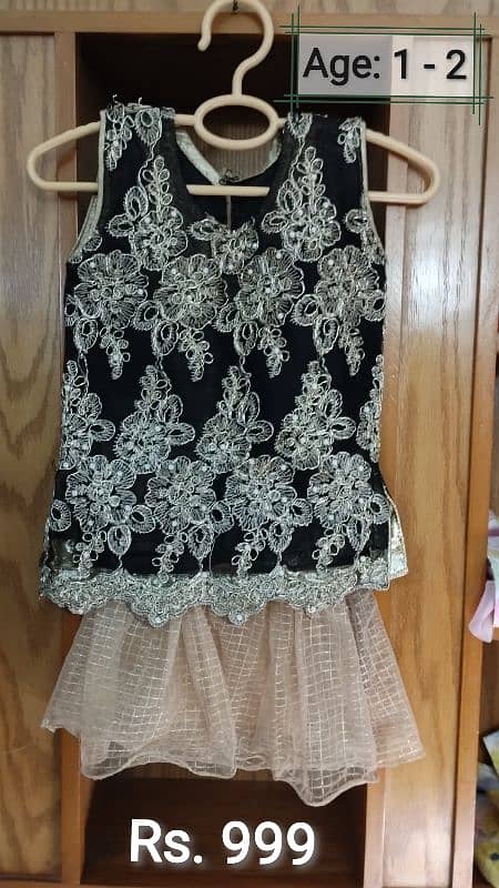 Slightly used baby girls fancy dresses / clothes 12