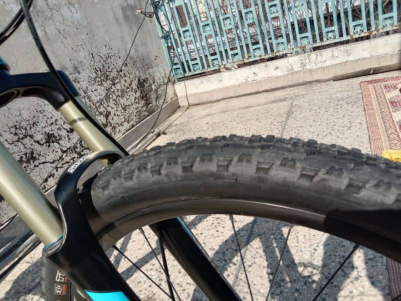 Giant Fathom 1 (Medium) 27.5Tyre 12