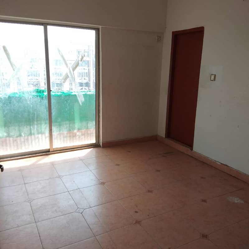 three bed ddd 1st floor apartment for rent in johar 2