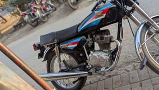 HONDA CG 125 FOR SALE COMPLETE FILES LAHORE REGISTERED