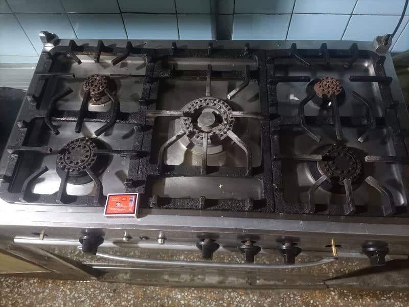 urgent sale cooking range 4