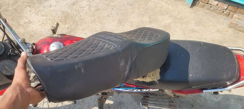 honda 125 seat 0