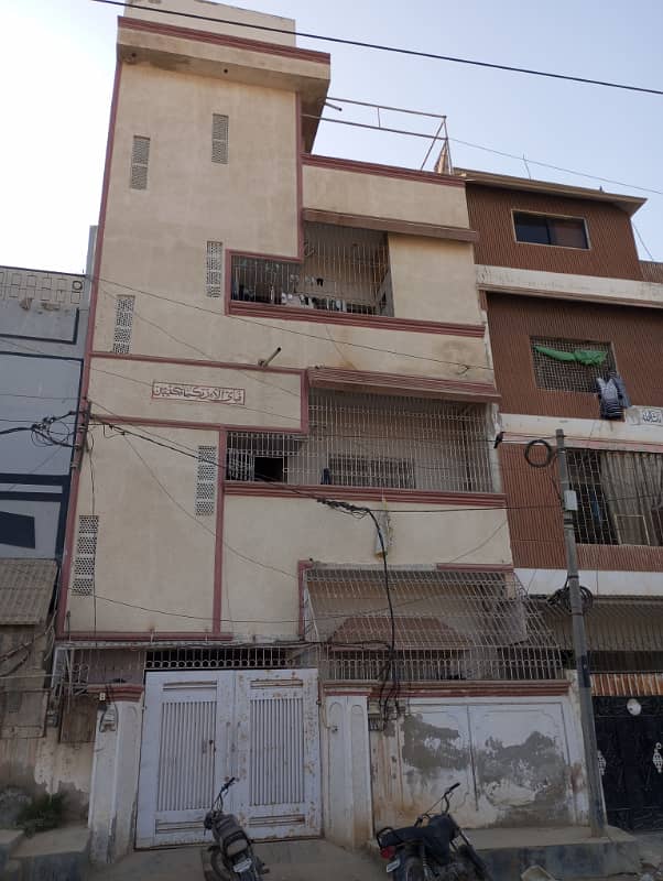 T SHAPE G+3 HOUSE FOR SALE IN SECTOR 10 PARK FACING 0