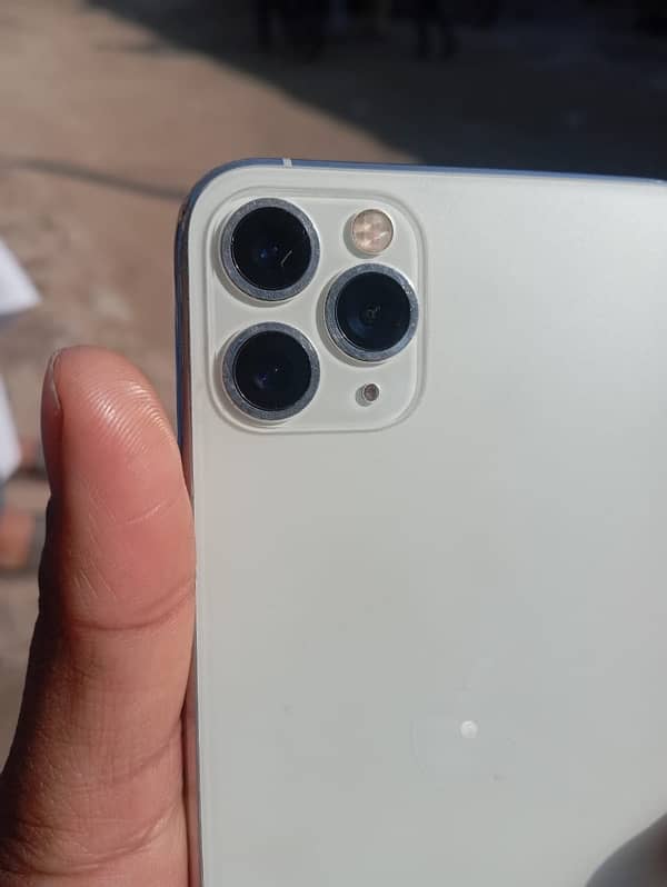 iphone 11 pro max 256gb Non fectry unlock 1