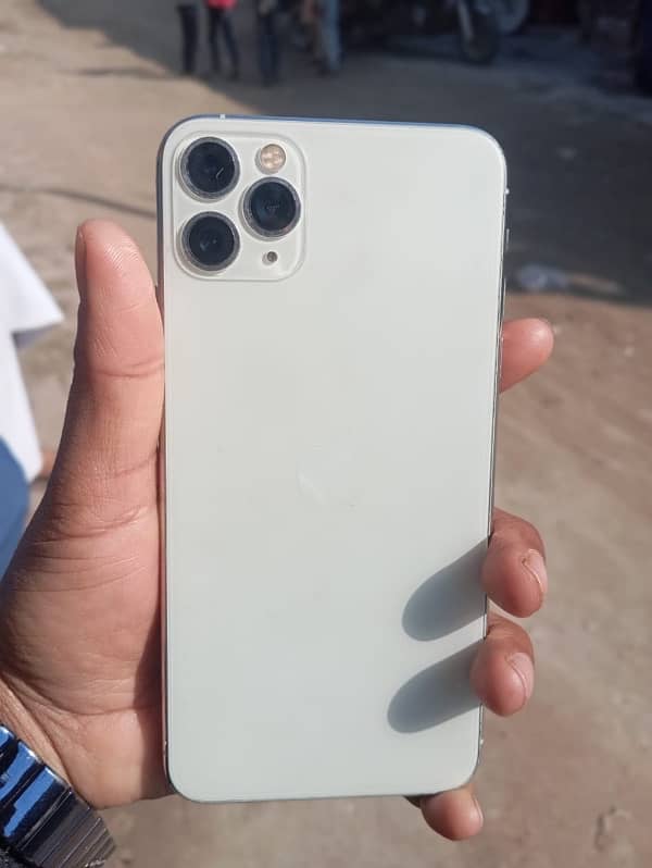 iphone 11 pro max 256gb Non fectry unlock 3