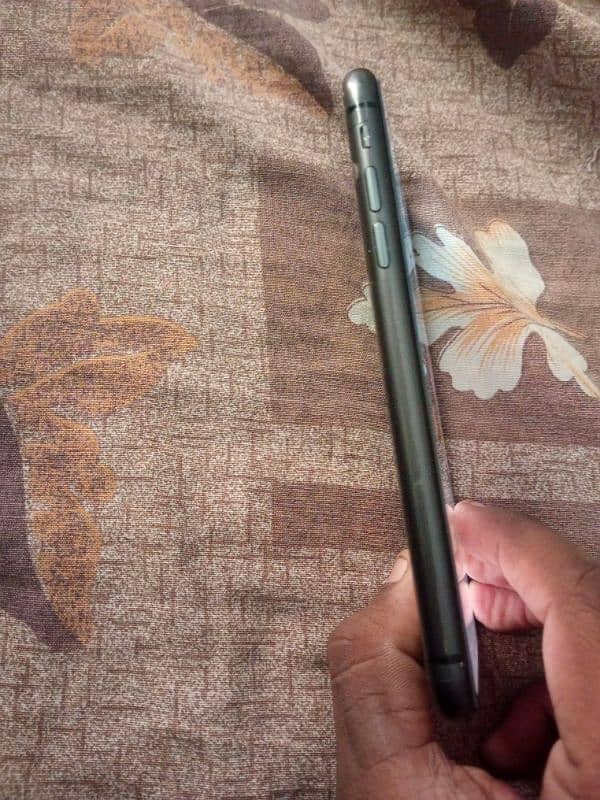 I'm selling my I phone 11 non pta jv back camera Sahi nh hai 3